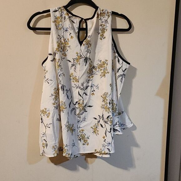 Maurice's top   - Picture 6 of 6